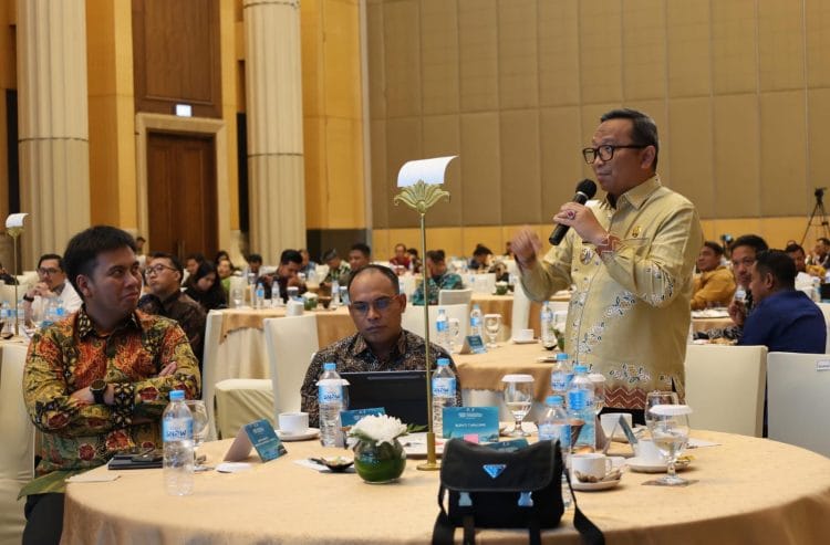 c75a8483-8ab8-47e6-b535-fd4d56417db3